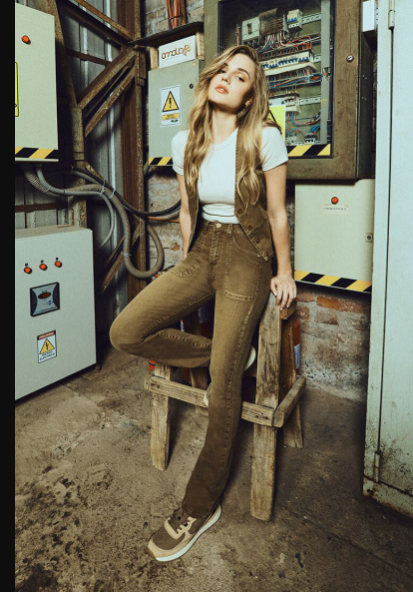 JEANS TIRO ALTO REGULAR  A5063