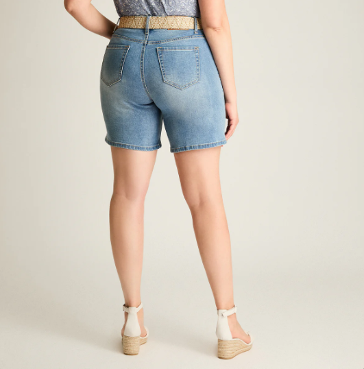 BERMUDA DENIM CON CINTURON CALCE NORMAL